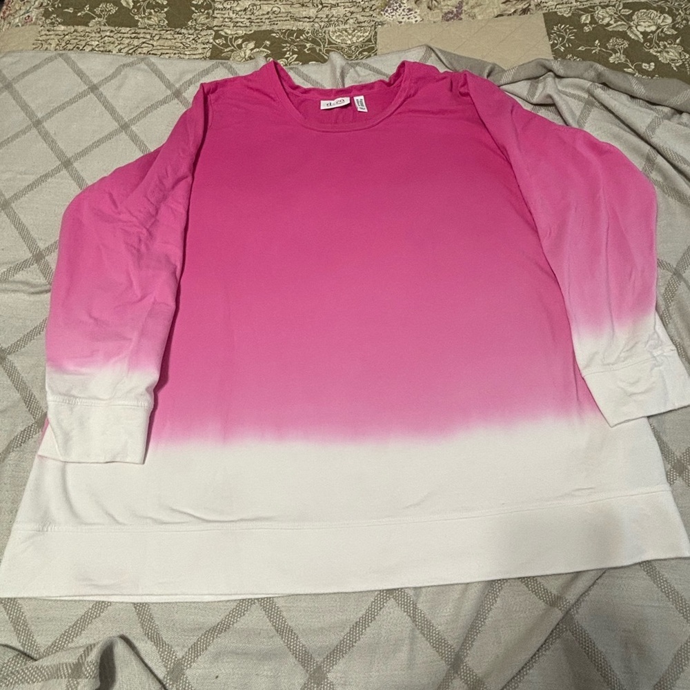Denim&Co Pink and White Relaxed Crewneck